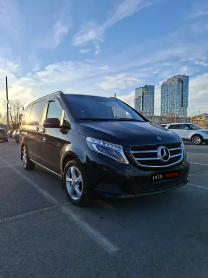 Аренда черного минивэна Mercedes-Benz V-Class на 7 мест в СПб
