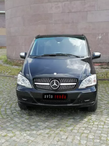 Аренда черного минивэна Mercedes-Benz Vito в СПб с водителем